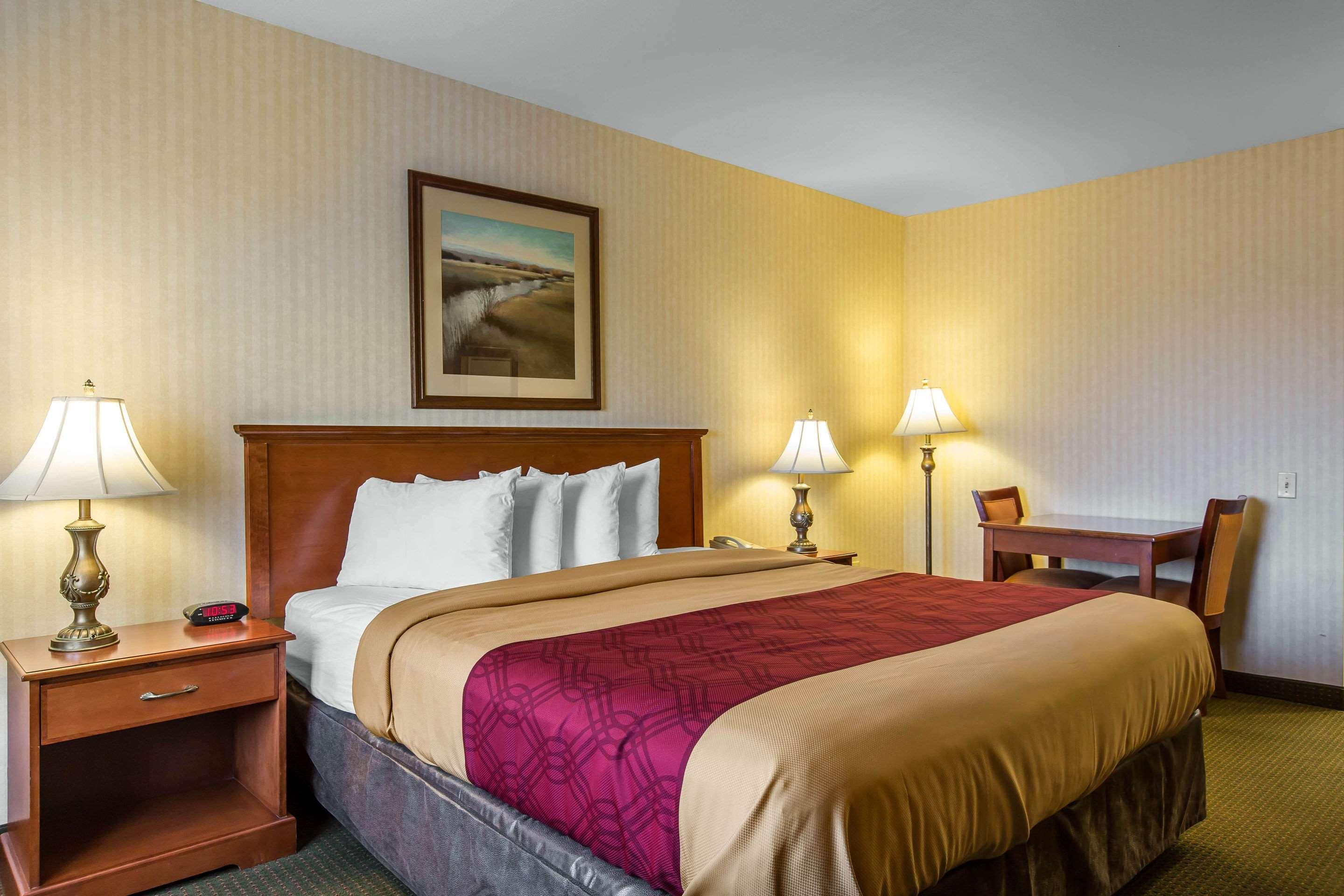 Econo Lodge Inn & Suites Riverside - Corona מראה חיצוני תמונה