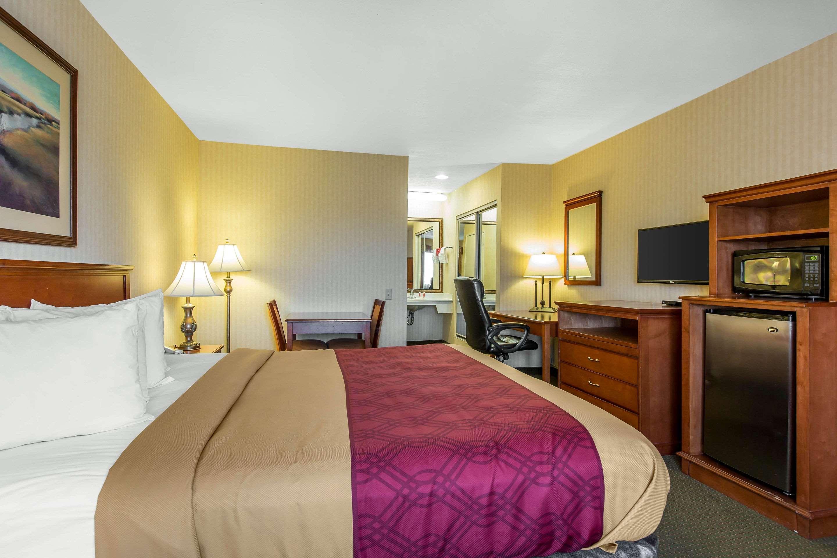 Econo Lodge Inn & Suites Riverside - Corona מראה חיצוני תמונה