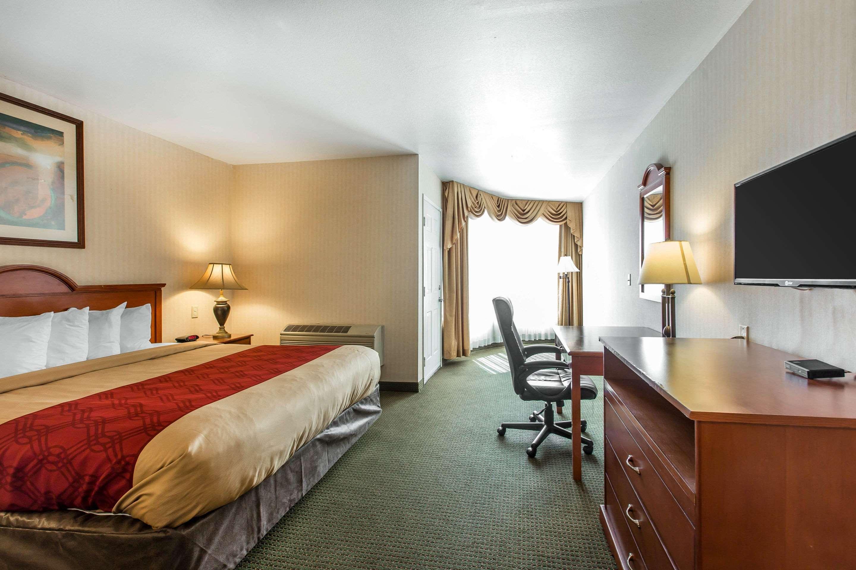 Econo Lodge Inn & Suites Riverside - Corona מראה חיצוני תמונה