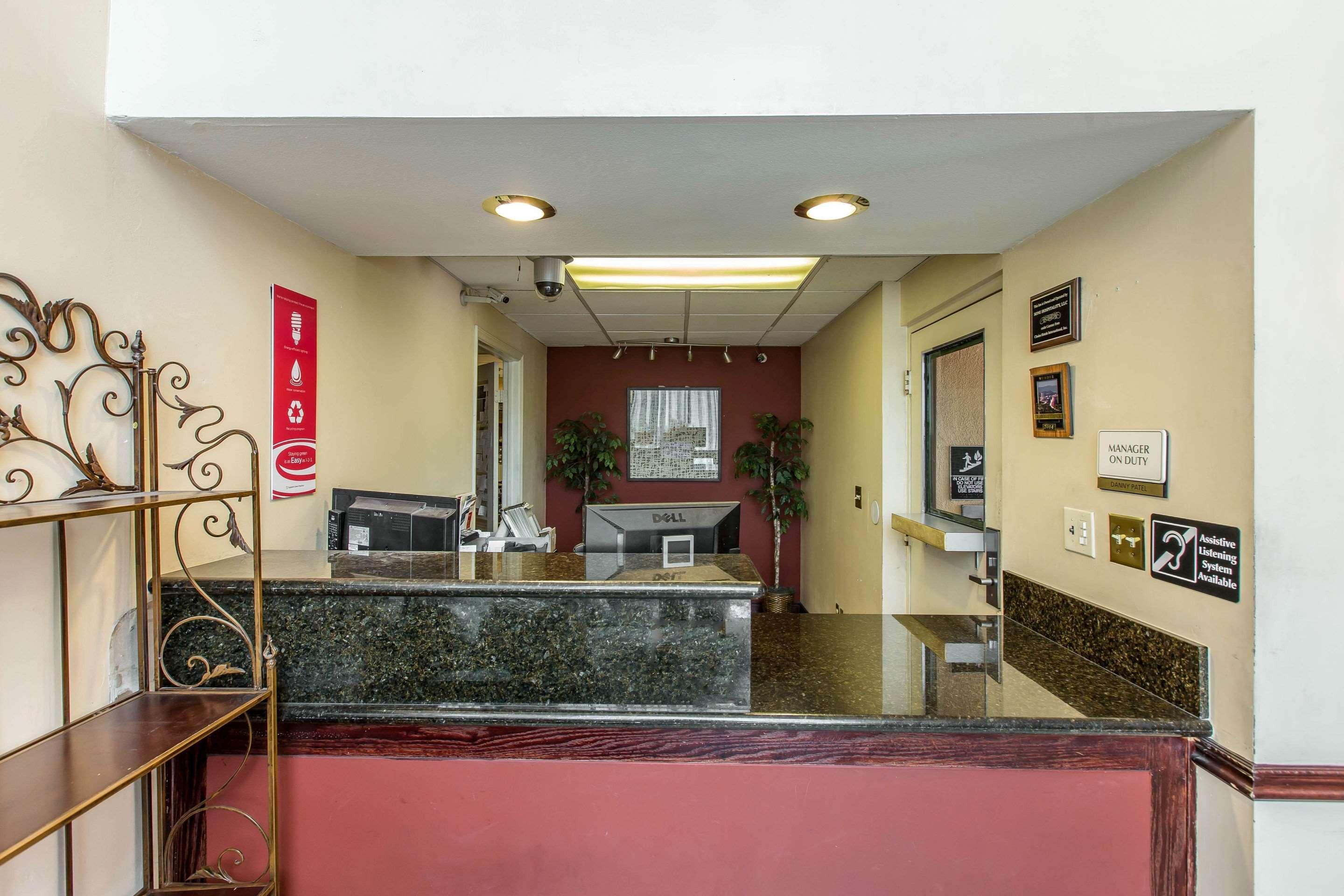 Econo Lodge Inn & Suites Riverside - Corona מראה חיצוני תמונה