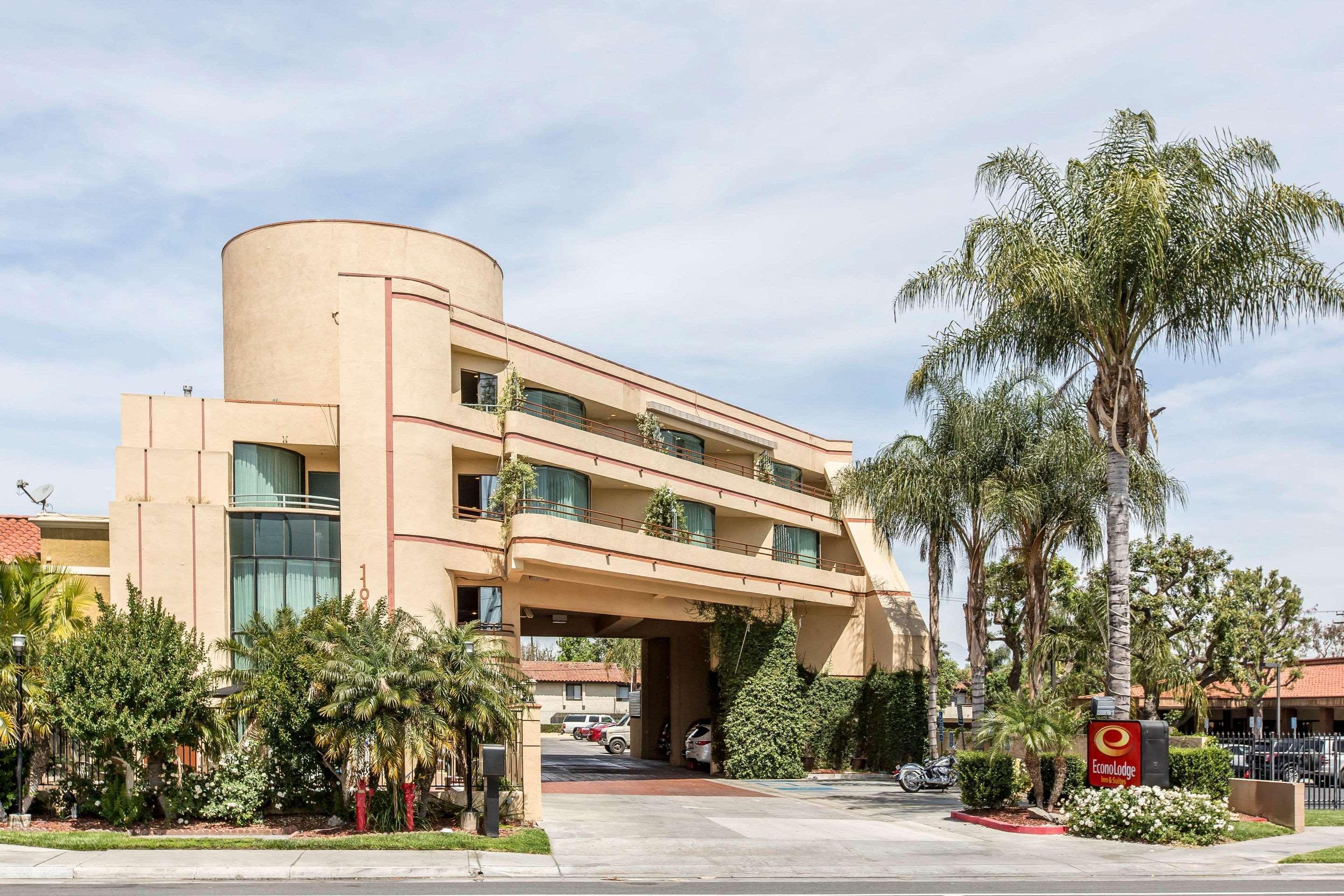 Econo Lodge Inn & Suites Riverside - Corona מראה חיצוני תמונה