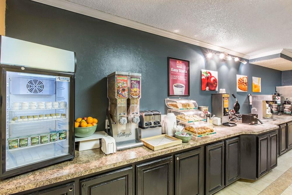 Econo Lodge Inn & Suites Riverside - Corona מראה חיצוני תמונה